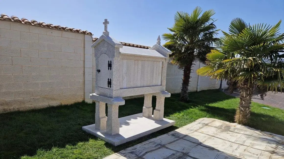 Hórreo Compacto de Granito