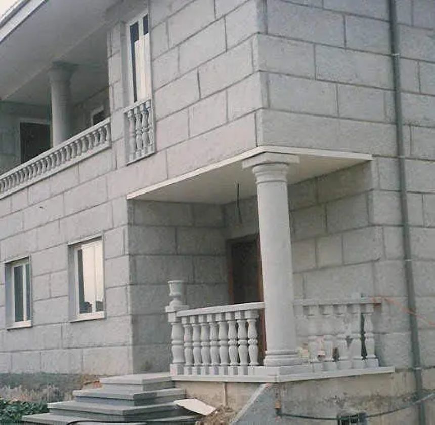 Stone Porch: Perimeter Balustrade and Stairs