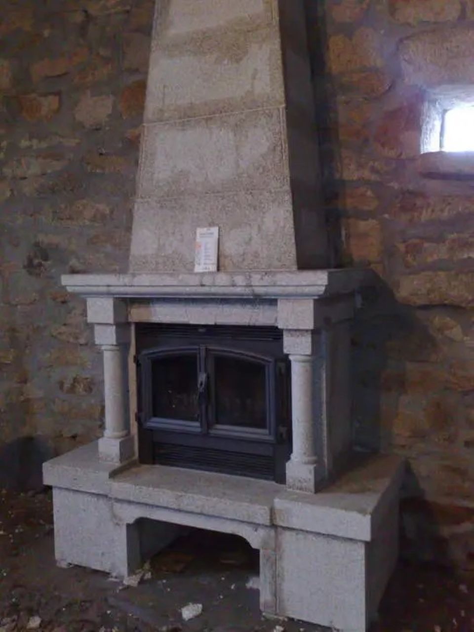 Stone Fireplace with Closed Cast Iron Firebox